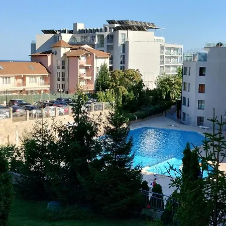 Апартамент Sun Wave Near The Sea